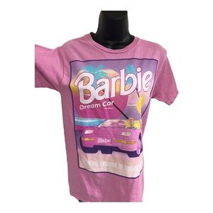 Barbie‎ pink Barbie Dream Car graphic print tee shirt. size medium new